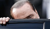 Silvio Berlusconi napušta vlast nakon 15 godina 