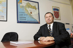 ŽELJKO TOMŠIĆ, pomoćnik ministra gospodarstva za energetiku i rudarstvo, glavni je hrvatski pregovarač u projektu gradnje naftovoda nazvanog PEOP