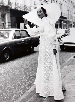 MOJCA PLATNER u Londonu u vjenčanici Franke Kutleše, engleske
kreatorice, koja je
radila za jet-set