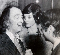 Mojca Platner s velikim slikarom Salvadorom Dalíjem, kojeg je upoznala u Parizu