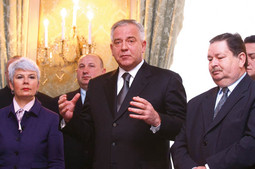 JADRANKA KOSOR s premijerom Sanaderom i Đurom Dečakom: njen utjecaj u Vladi s krizom opada