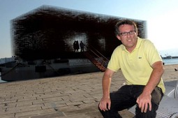 LEO MODRČIN, riječki arhitekt i docent na zagrebačkom Arhitektonskom fakultetu, prvi je
došao na ideju
o teglenici kao
paviljonu