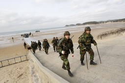Južnokorejski vojnici sudjeluju u vojnoj vježbi (Reuters)