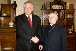 PREMIJER IVO SANADER i
osječko-đakovački nadbiskup Marin Srakić