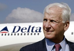 GERALD GRINSTEIN, direktor Delta Airlinesa, američke aviokompanije, čiji su predstavnici na sajmu u Dubaiju inicirali razgovore o uspostavi linije prema Zagrebu