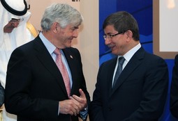 Turski ministar vanjskih poslova Ahmet Davutoglu i Pierre Vimont (Reuters)