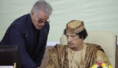 GADAFI S NURIJEM
AL-MISMARIJEM
Bivši šef protokola libijskog diktatora pobjegao je u
Francusku odakle ga putem medija žestoko kritizira