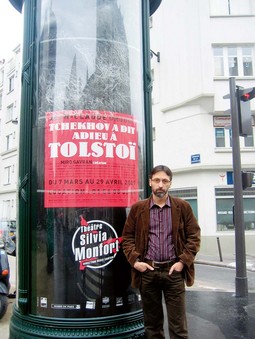 MIRO GAVRAN
U PARIZU gdje
mu je izveden tekst
'Čehov je Tolstoju
rekao zbogom'