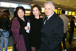 S roditeljima Ivom i Mirjanom Štivičić u Zagrebu tijekom posjeta