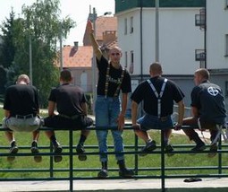 Vijest o rasističkim izgredima na zagrebačkoj Trešnjevci nije uznemirila samo građansku javnost hrvatske metropole, nego je izazvala tihu polemiku između policije i medija