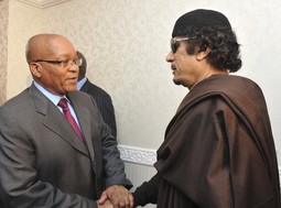 Jacob Zumba i Moamer Gadafi (Reuters)