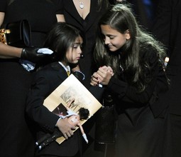 MIchaelova kći Paris i sin Blanket (Foto: Reuters)