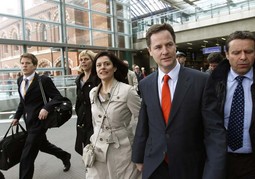MIRIAM GONZÁLEZ
DURÁNTEZ CLEGG I
NICK CLEGG Zamjenik
britanskog premijera u
braku je sa španjolskom
odvjetnicom