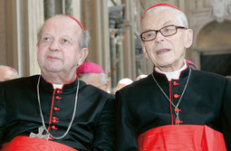 KARDINAL STANISLAW DZIWISZ, desna ruka pokojnog pape Woytile, predvodnik je liberalne struje u poljskoj katoličkoj crkvi; na snimci s Franciszekom Macharskim