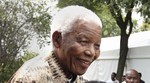 Mandela se nakon laparoskopije osjeća dobro