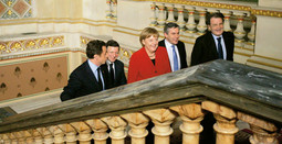 Europa složna samo u jaenom: Čelnici najvažnijih članica EU, Nicolas Sarkozy, Angela Merkel i Gordon Brown, s talijanskim političarom Romanom Prodijem i šefom Europske komisije Joséom Manuelom Barrosoom slažu se da bez ratifikacije Lisabonskog sporazuma nema proširenja EU