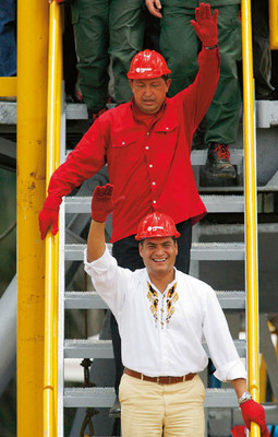 S PREDSJEDNIKOM EKVADORA Rafaelom Correom u obilasku naftnih polja na Orinocu