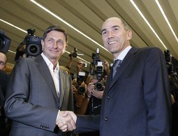 PREMIJER PAHOR s bivšim premijerom Janezom Janšom, koji je 2004. dopustio tajkunima kupnju tvrtki