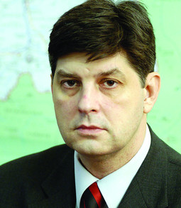 Ministar unutarnjih poslova Dragan Jočić je, u skladu sa svojom reputacijom, stvorio izvjesnu zbrku izjavom da je Bouchar lišen slobode na beogradskom željezničkom kolodvoru