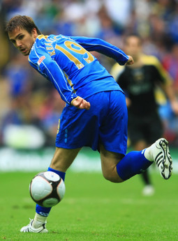 U redove Portsmouth, Niko Kranjčar došao je iz splitskog Hajduka tijekom ljetnog prijelaznog roka 2006. godine za 4,5 milijuna eura