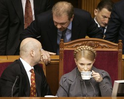 Ukrajinska premijerka Yulia Tymoshenko i čelnik Naftogaza Oleg Dubina; Foto: Reuters