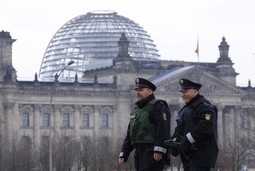 Osiguranje je postroženo oko Reichstaga (Reuters)