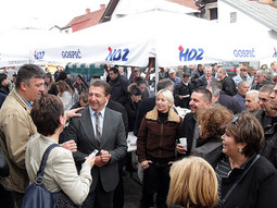 Darko Milinović družio se sa sugrađanima (Foto: HDZ)