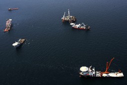 BP pokušava spriječiti istjecanje nafte u ocean (Reuters)