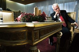 Josipović je kadrovirao sve one koji su htjeli i trebali, zbog njegovih raznih dugova, raditi u Predsjedničkim dvorima