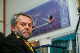 KAROLJ SKALA voditelj Centra za informatiku i računarstvo Instituta 'Ruđer Bošković' sudjeluje u realizaciji grid mreže