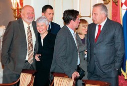 24.12. 2008. PREMIJER SANADER sa Slobodanom Uzelcom,
Jadrankom Kosor, Draganom Primorcem i Ivanom Šimonovićem nakon sporne, 61. sjednice Vlade