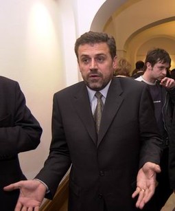  petak, 13. travnja, Državno odvjetništvo uputilo je Odjelu za gospodarski kriminalitet opsežnu prijavu protiv Milana Bandića.