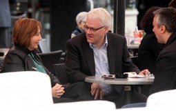 Adlešič je u nedjelju dogovorila kavu s Kosorom, a slučajno im se pridružio predsjednik Josipović

Foto: 24 sata