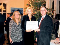 VESELA MRĐEN-KORAĆ, veleposlanica Hrvatske u Kanadi (u sredini)