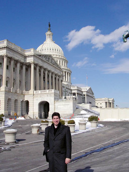 AMERIČKO ISKUSTVO Vlahović pred zgradom američkog Kongresa u Washingtonu, gdje je radio u hrvatskom veleposlanstvu