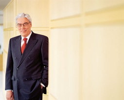 Werner Schmidt, predsjednik uprave Bayerische Landesbank od 2001., prije toga bio je šef pokrajinske banke Baden-Würtenberga, u kojoj je Tilo Berlin svojedobno bio član uprave