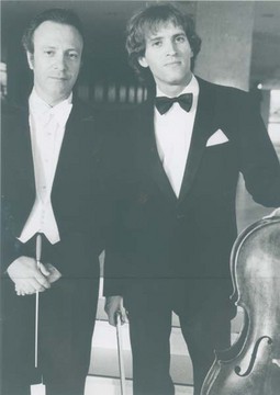 S BRATOM VALTEROM
DEŠPALJEM 1983., poznatim violončelistom, koji je završio studij na Juilliard School u New Yorku u klasi Leonarda Rosea i Moskovski konzervatorij Čajkovski u klasi Galine Kozolupove