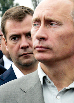 'Poznajem Medvedeva već 17 godina i s njim sve vrijeme tijesno surađujem. Potpuno podržavam ovu kandidaturu', rekao je Putin u ponedjeljak