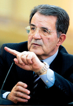 TALIJANSKI PREMIJER Romano Prodi podržao je glasnogovornika optuživši novine koje su objavile transkripte