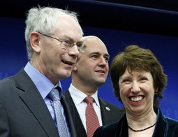 Herman van Rompuy (lijevo), švedski premijer Fredrik Reinfeldt i Catherine Ashton (Foto: Reuters)