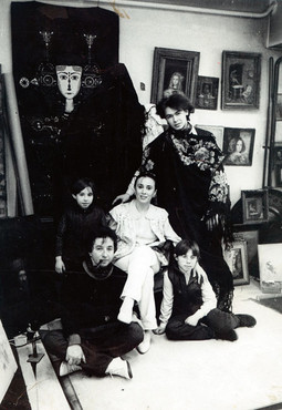 Berber family with pianist Ivo Pogorelic in the Sarajevo atelier