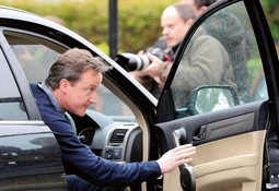 PROTIV PROŠIRENJA
David Cameron, čelnik
Konzervativne stranke
koji će vjerojatno
sastaviti novu britansku vladu, protivi se proširenju EU