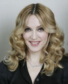4. Madonna (48) - 325 milijuna dolara: udana i majka troje djece a premda joj se albumi prodaju slabije nego prije njezine turneje zaradom i danas ulaze u Guinnesovu knjigu