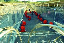 U Britaniji vlada uvjerenje da Amerikanci sa zatvorenicima u Guantanamu postupaju nepravedno i nezakonito i zgroženi su što će se takva nakaradna pravda primijeniti i prema Britancima kojih ondje ima devet