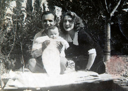 Branko Ivanda kao beba s roditeljima