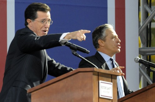 Stephen Colbert i njegov kolega Jon Stewart; foto: Reuters