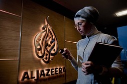Zaštitni znak novinara
Al Jazeere je lišenost
patetike, cinizma,
ismijavanja, zluradosti i
navijanja