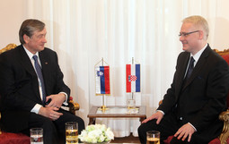 Slovenski predsjednik Danilo Türk s Ivom Josipovićem (Foto: Hina/POOL)