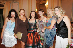 GLUMICE su glavne zvijezde predstave: Jasmina Žiljak, Nives Ivanković, Snježana Sinovčić-Šiškov, Lana Barić, Ksenija Prohaska i Tajana Jovanović