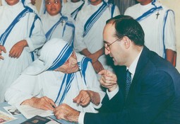 S MAJKOM TEREZOM
Drago Štambuk od 1995. do 1998. bio je hrvatski ambasador u Indiji, gdje se zbližio s Majkom Terezom